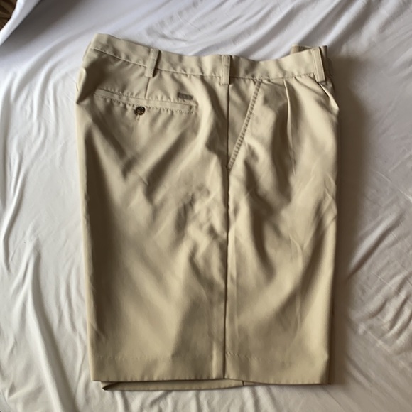 IZOD Khaki Shorts - Picture 4 of 4